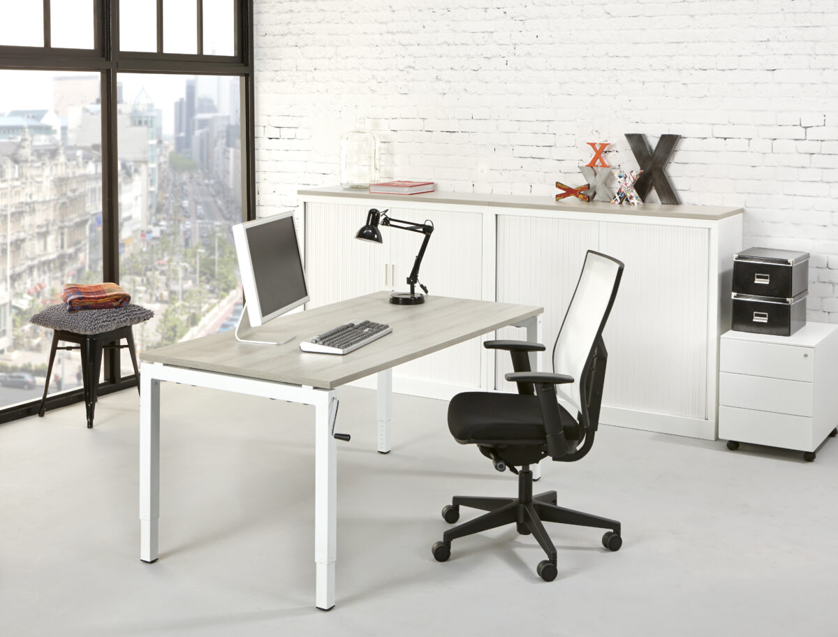 Bladkleur-Licht-Grijs-Onderstel-Wit-Slingerbureau.jpg Luxe Slinger Bureau | 160x80cm | NEN-EN527