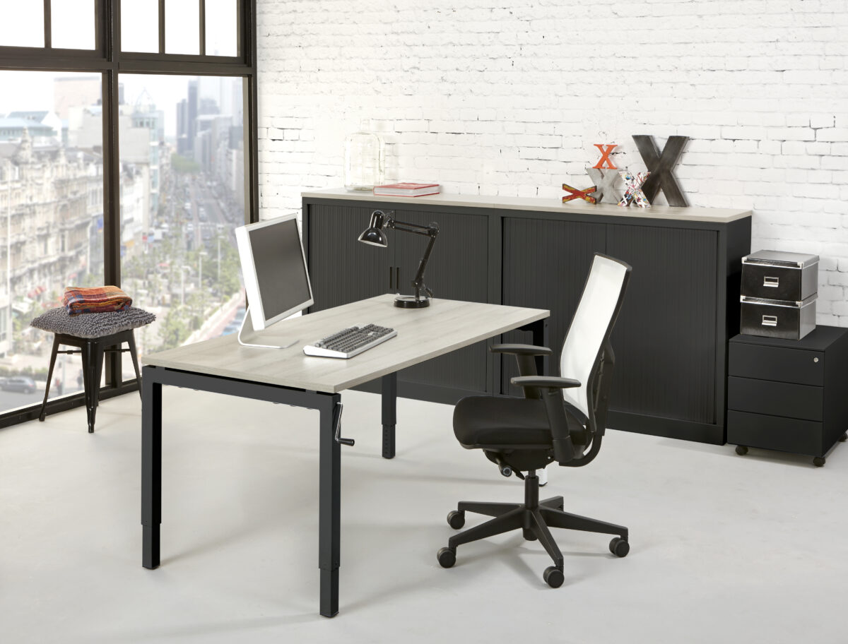 Bladkleur-Licht-Grijs-Onderstel-Zwart-Slingerbureau Luxe Slinger Bureau | 180x80cm | NEN-EN527