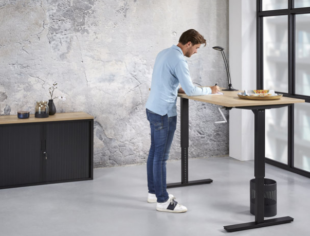 Slingerbureau-kantoormeubelen-1.png Slinger Bureau Zit/Zit | 180x80cm | NEN-EN527